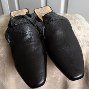 VINCE CAMUTO Women Black Leather Mules - NEW NWOB Size 9